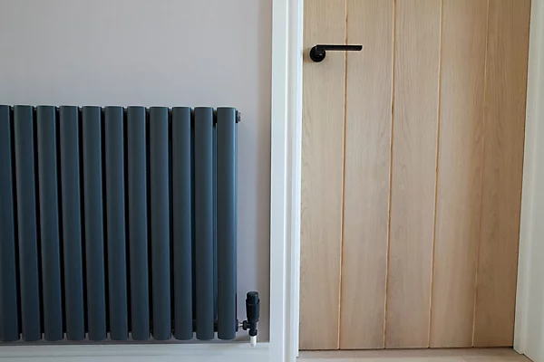 https://bradleysradiators.co.uk/wp-content/uploads/2025/09/trade-oval-horizontal-anthracite.webp